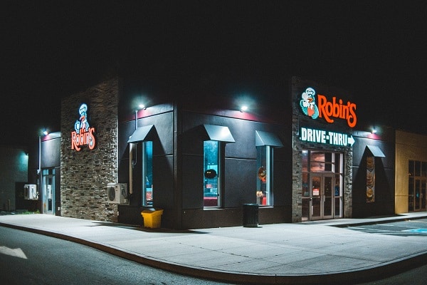 Vibrant Front-Lit Channel Letters for Robbin's